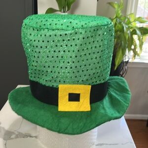 10/28/20 FOREVER 21 ST PATRICKS DAY HAT